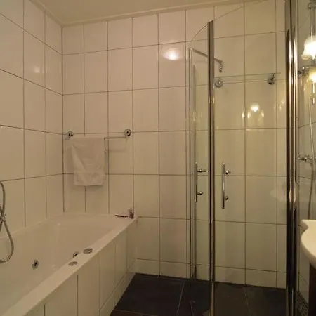 Vakantiehuis Mon Repos Met Jacuzzi En Sauna Нейкерк